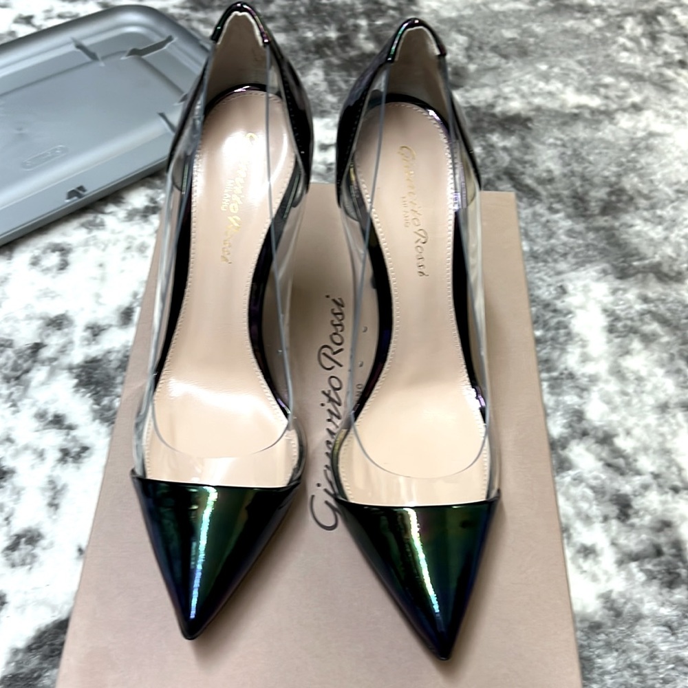 Gianvito Rossi plexi pump.